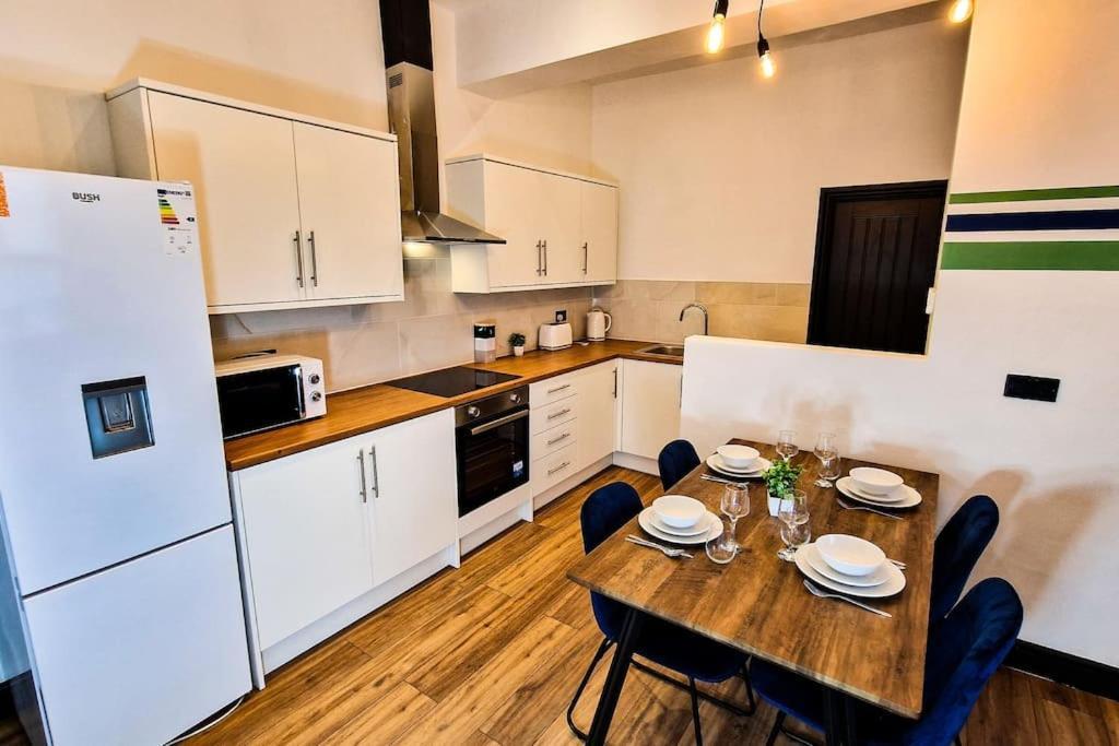 Beautiful Flat On Breck Road Liverpool Exterior foto